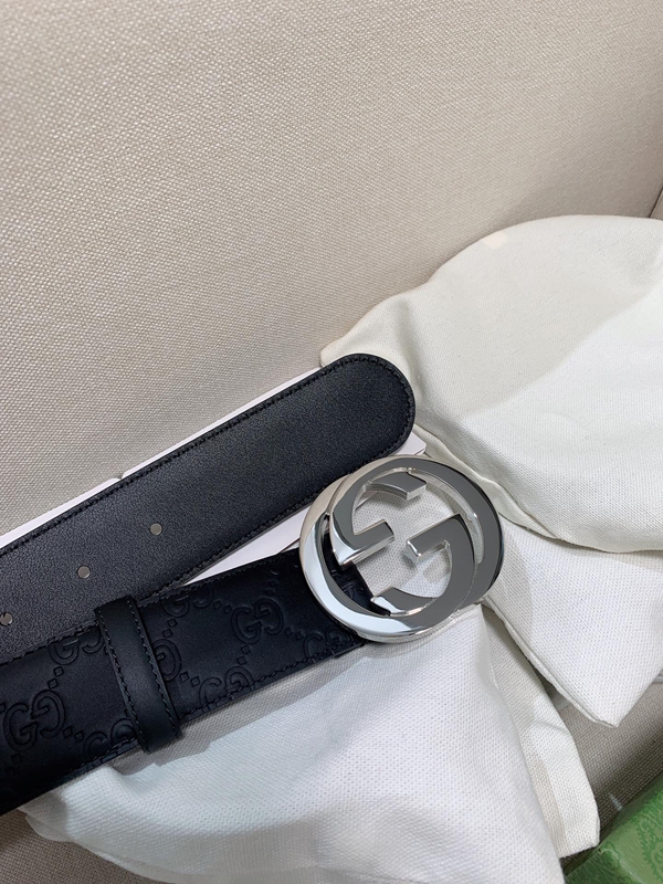 スーパーコピーグッチベルト角部分ディテール